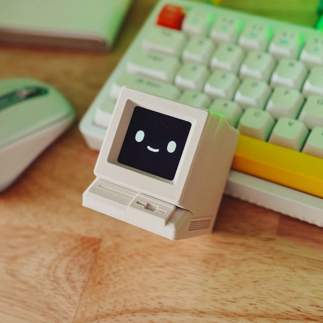 BYTE 90 Series 2 – Etkileşimli Retro Masaüstü Cihaz