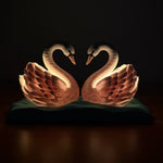 Aşkın Işığa Dönüşmüş Hali – Kalp Formlu Kuğu LED Lamba 🦢❤️