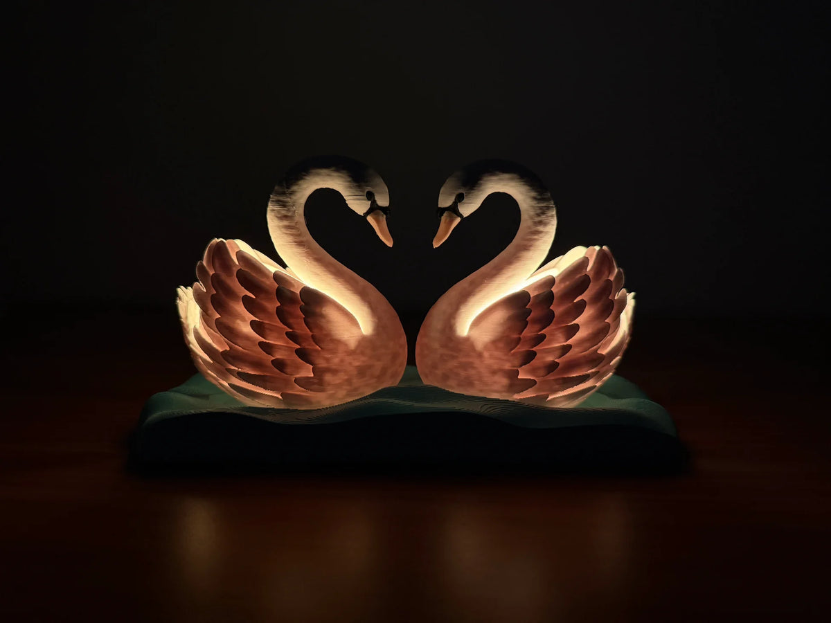 Aşkın Işığa Dönüşmüş Hali – Kalp Formlu Kuğu LED Lamba 🦢❤️