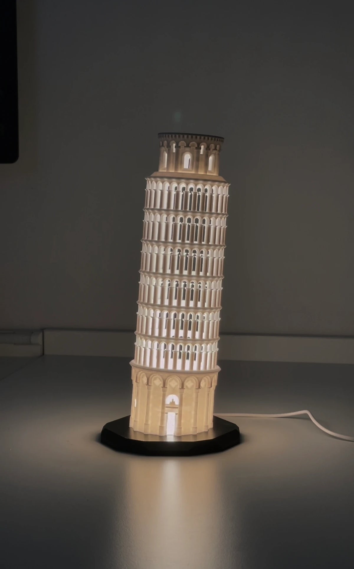 Pisa Kulesi Dekoratif Gece Lambası – USB LED Masa Lambası
